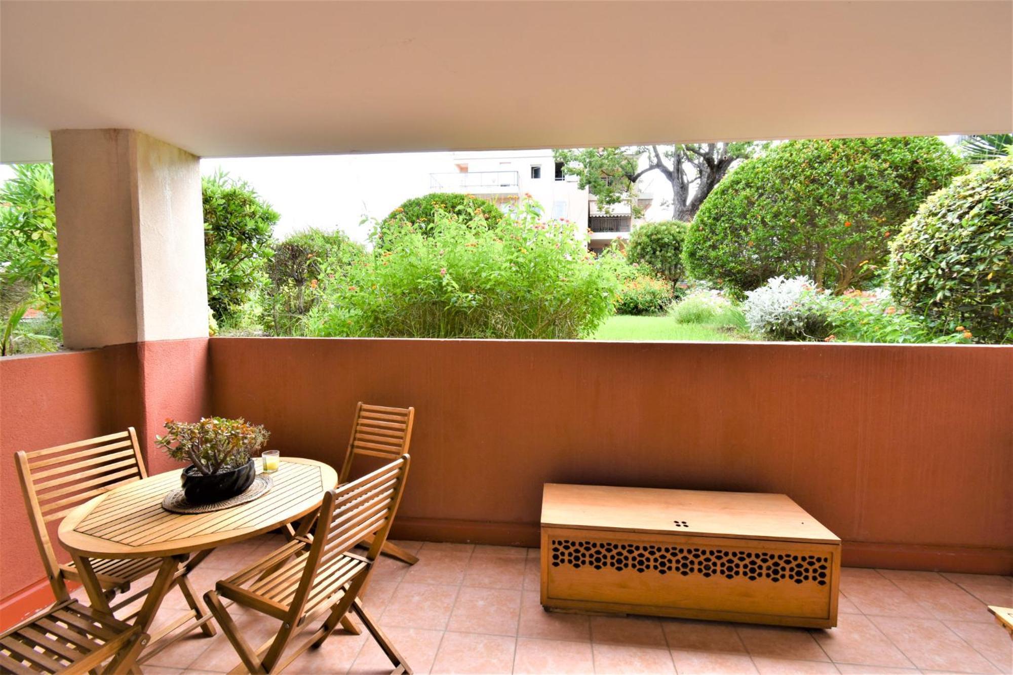 Appartement Le Cap Soleil -Standing - Piscine Collective Et Parking Prive à Roquebrune-Cap-Martin Extérieur photo