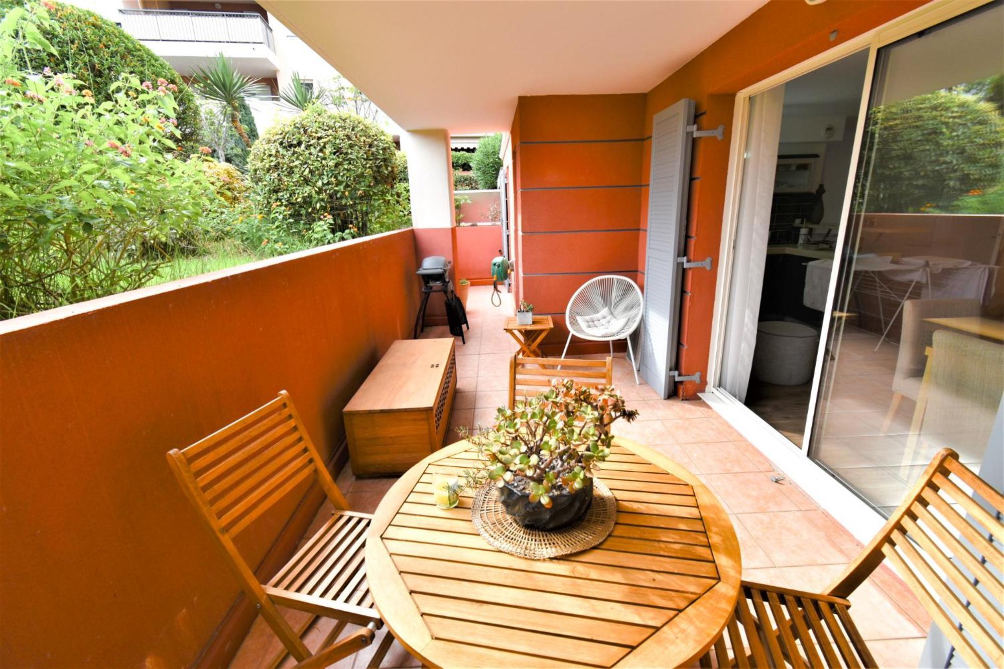Appartement Le Cap Soleil -Standing - Piscine Collective Et Parking Prive à Roquebrune-Cap-Martin Extérieur photo